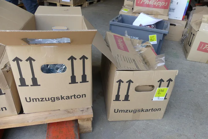 2x Karton mit Sanitärzubehör u.a. Heizung Pressfitting